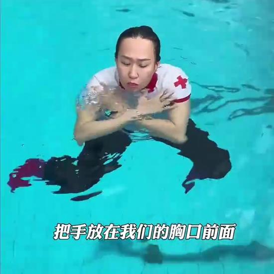 转给师生家长 防溺水自救动作请牢记 (http://www.cstr.net.cn/) 教育 第1张