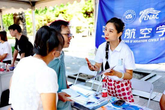 高考后首个周末高校扎堆开放 各校亮出育人成果“抢”生源 (http://www.cstr.net.cn/) 教育 第2张