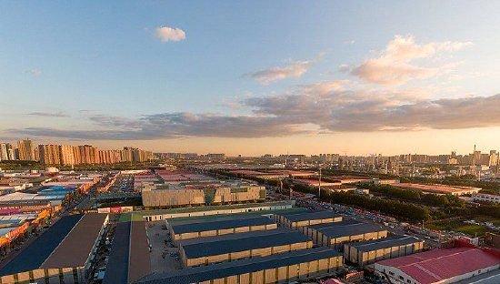 集仓库、工业、办公园区等为一体的物流园区。来源：视觉中国